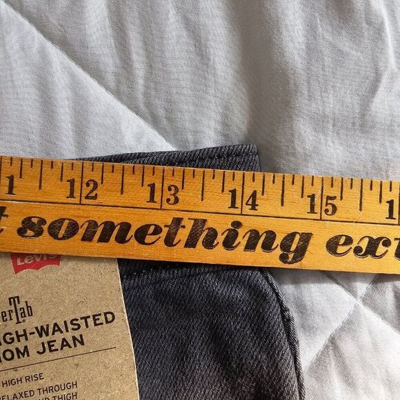 NWT LEVI'S STRAUSS SILVER TAB GREY HIGH WAISTED MOM JEAN SIZE W29 L27 - Picture 15 of 16